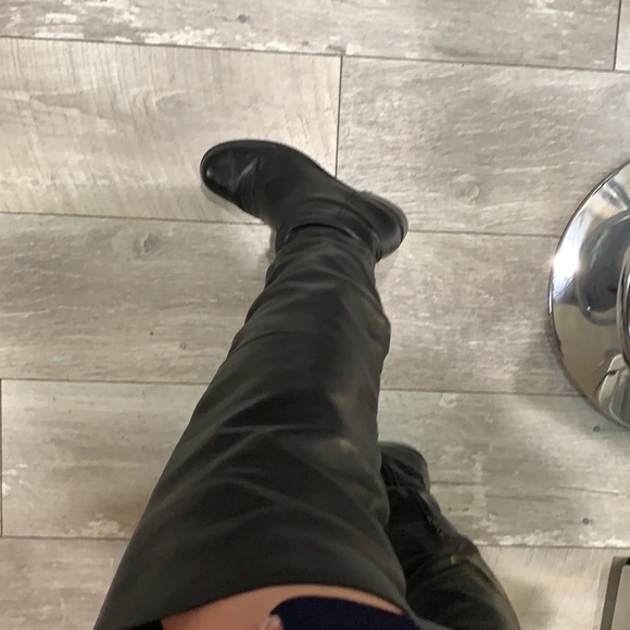 ❤️🔥 Stuart Weitzman OTK Boots ❤️🔥 - Picture 8 of 17